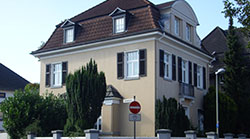 Haus mit beiger Außenfassade